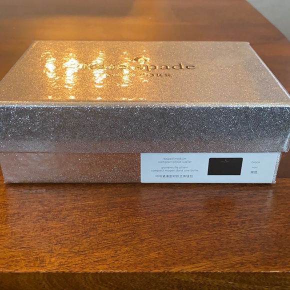 NIB- Kate Spade Lola glittery black medium bi-fold wallet - Picture 4 of 10